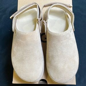 UGG camel-colored women’s Goldenstar clog; very comfy, in great shape!